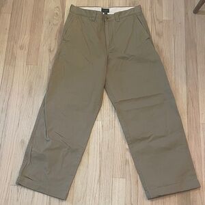 J.Crew Giant Fit Men’s Khaki Chino Pants - Size 29